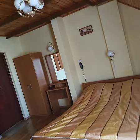 Hotel едем *